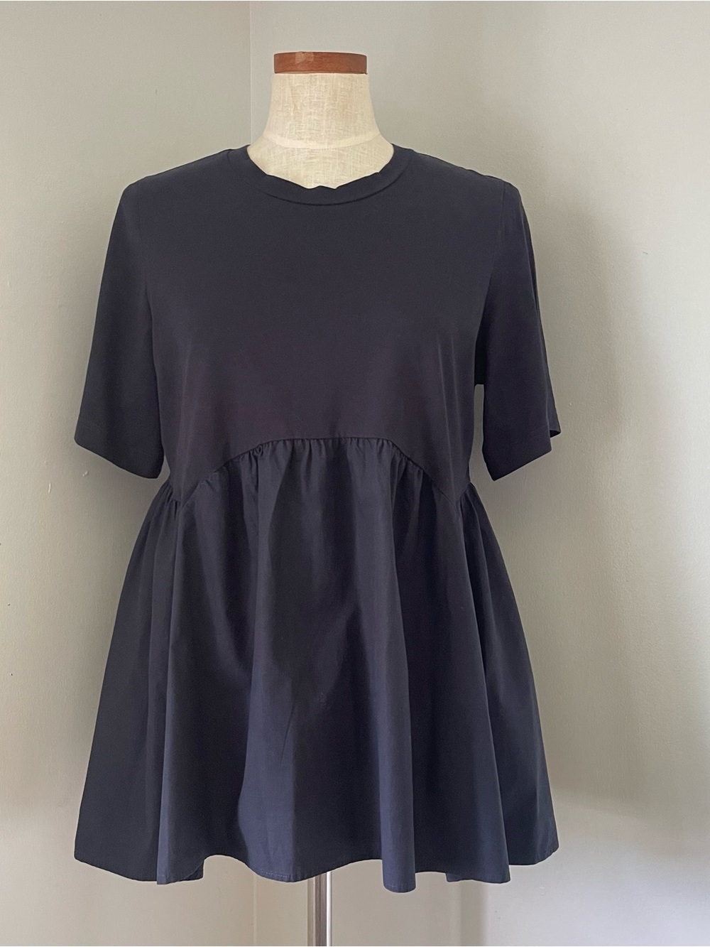 Grungecore COS black structured babydoll shirt size medium EUC